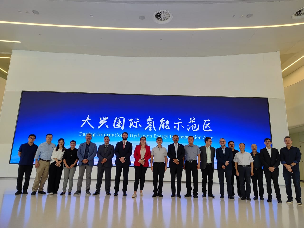 Na China, governador Elmano de Freitas busca atrair para o CE investimentos em energias renováveis e pré-moldados