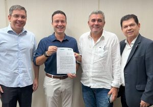 Governo Do Ceará, Por Meio Da Adece, Assina Convênio Com A Prefeitura De Farias Brito. Danilo Serpa, Mauro Filho