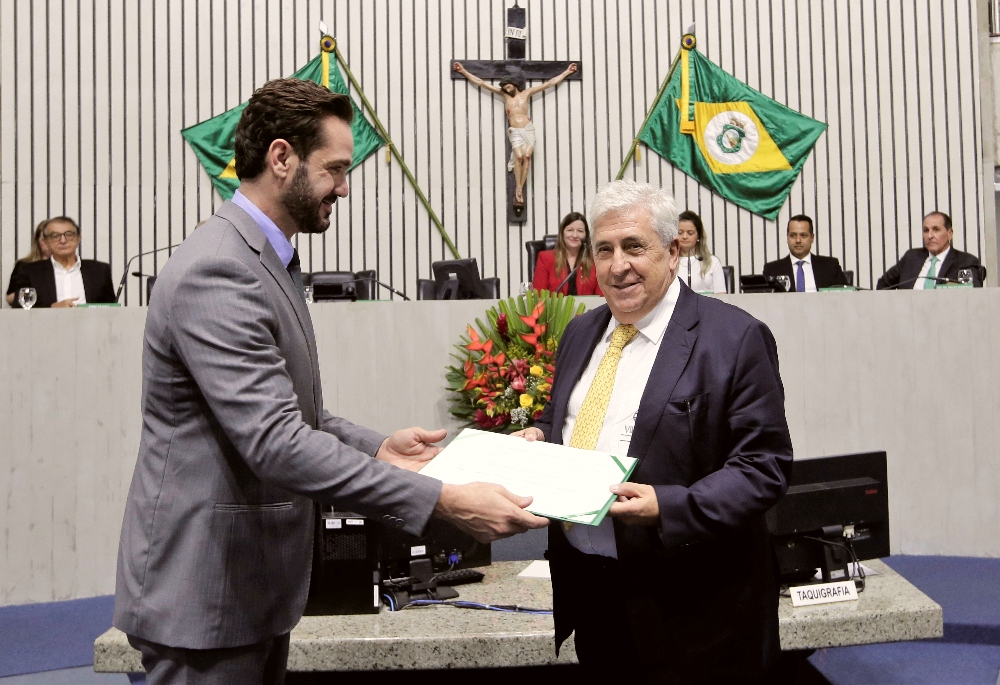 Jorge Rebelo recebe o título de ‘Cidadão Cearense’ em sessão solene na Alece