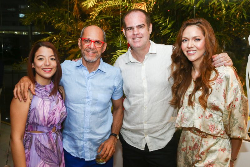 LÂMINAS E ESCULTURAS - Arte inovadora e alta gastronomia marcam abertura da exposição de Célio Gurgel no Pipo Restaurante