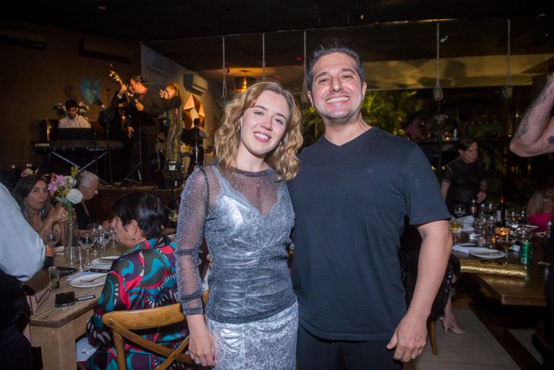 Duplo Brinde - Jazz Night no Pipo marca o aniversário de casamento de Isabella Ney e Pedro Gurjão