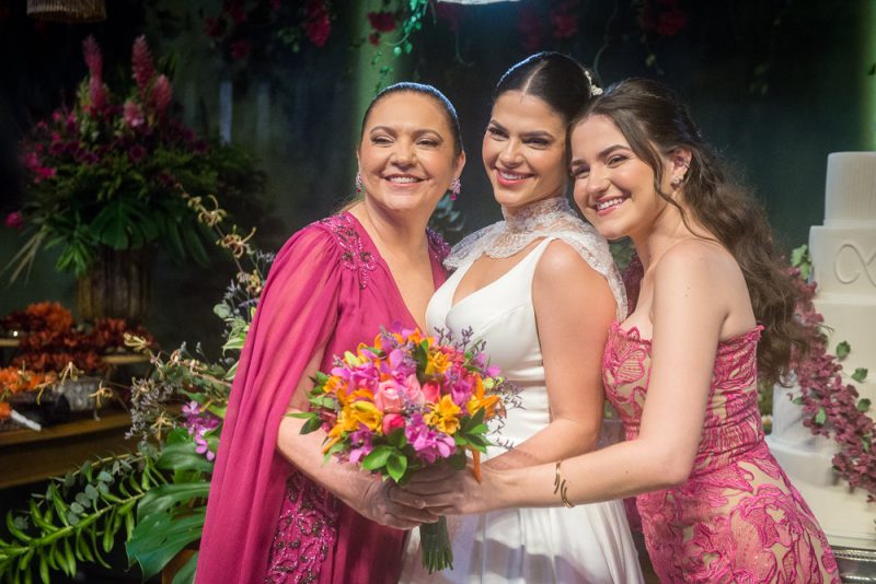 Marriage - Carolina Cialdini e Matheus Gazzineo trocam alianças no altar do Santuário do Líbano