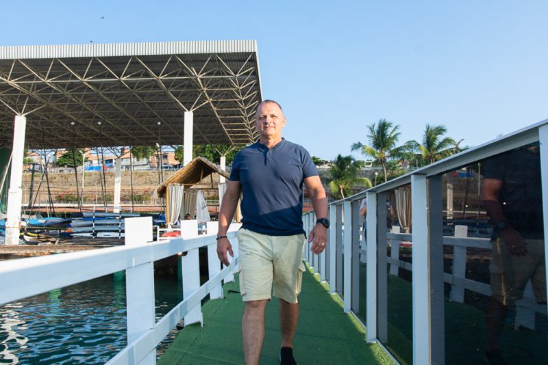 B-day - Secretário Mauro Albuquerque celebra troca de idade com brilho e homenagens no Iate Clube de Fortaleza