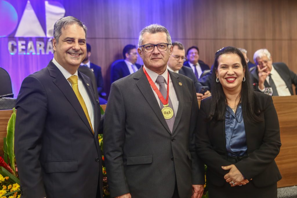 Medalha Fernando Antonio Costa E Cristiane Leitão (1)