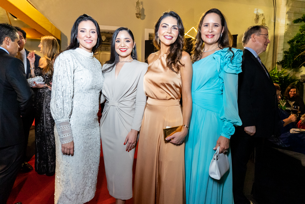 Troféu Sereia de Ouro 2023: mulheres esbanjam elegância no tapete vermelho