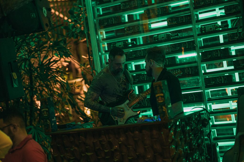 
				Noite de Drinks com Pernod Ricard no Colosso 
				