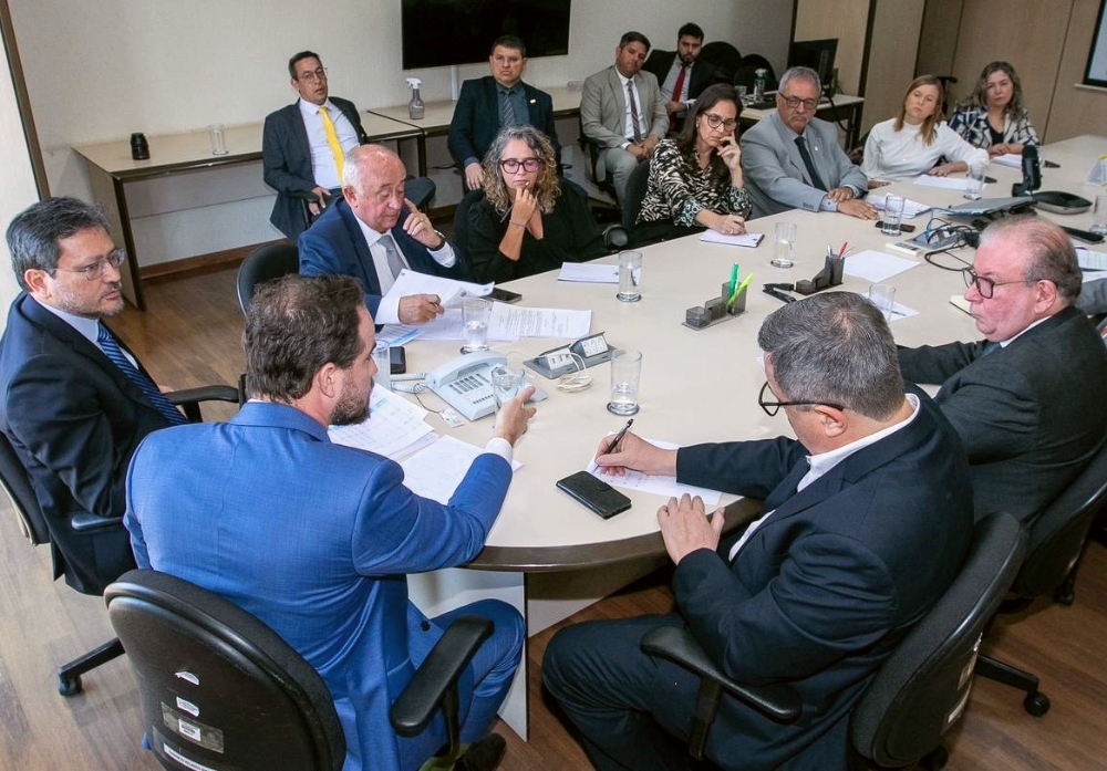 Ricardo Cavalcante debate MP 1185 com secretários do MF e da Receita Federal