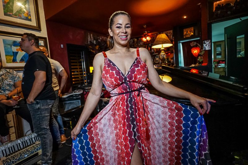 Duplo Brinde - Roberto Markan e Simaria celebram a nova idade no Moranga Bistrô