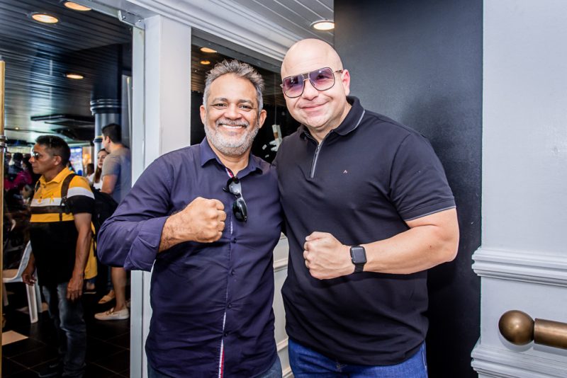 B-day - Secretário Mauro Albuquerque celebra troca de idade com brilho e homenagens no Iate Clube de Fortaleza