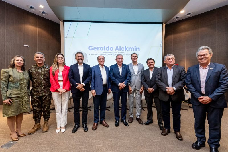 Alckmin defende regulamentação para energias renováveis e medidas de apoio à indústria