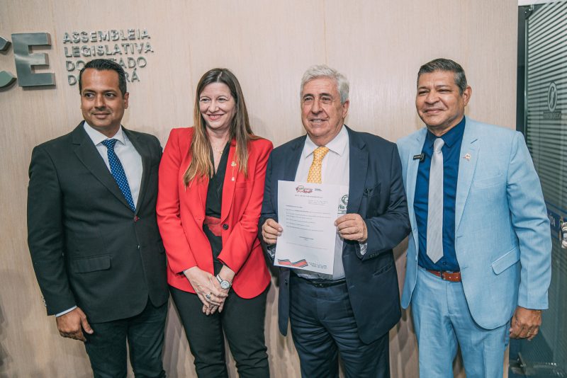 CIDADÃO CEARENSE - Presidente do Grupo Vila Galé recebe Título de Cidadão Cearense em homenagem na Alece