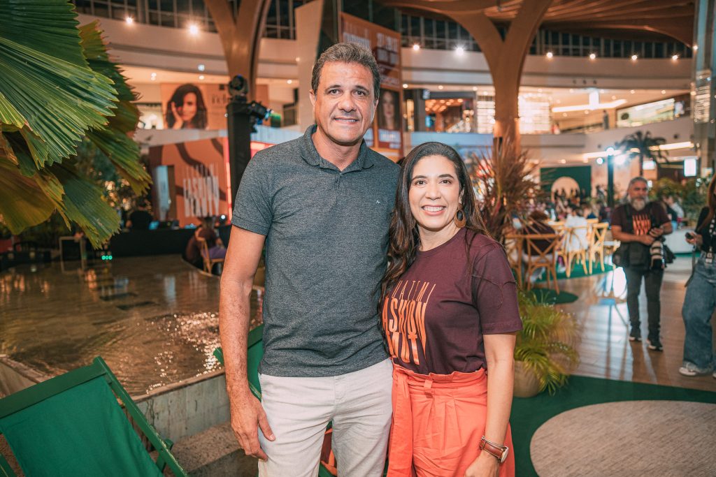 Wellington Oliveira E Elirdes Costa