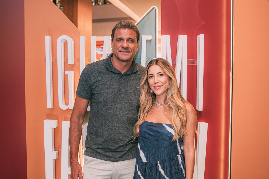 Wellington Oliveira E Mica Rocha