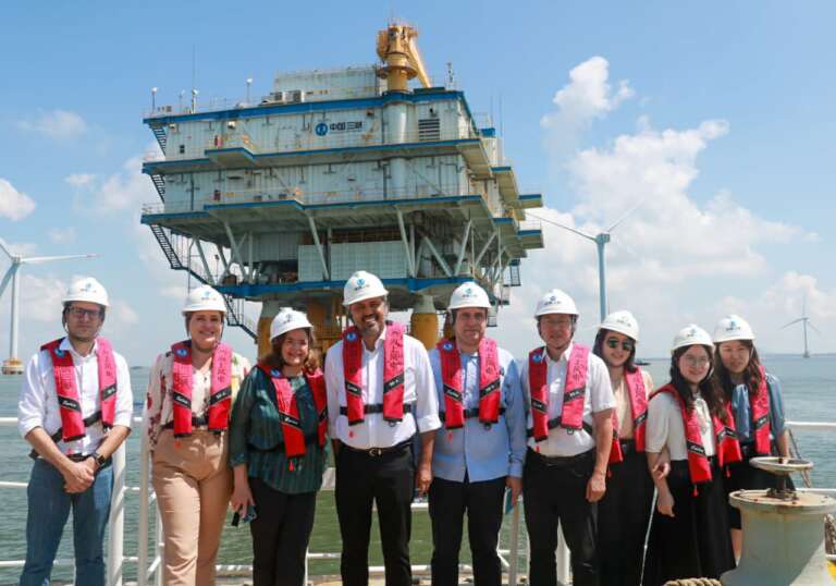 Com Elmano e Salmito, comitiva do Ceará visita principal complexo eólico de Fujian