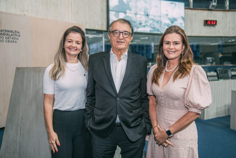 CIDADÃO CEARENSE - Presidente do Grupo Vila Galé recebe Título de Cidadão Cearense em homenagem na Alece