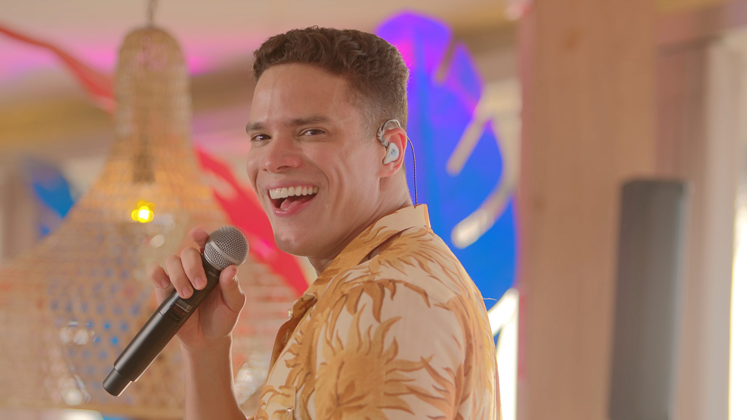 Marcos Lessa antecipa carnaval com novo hit ’’Bateu Saudade’’