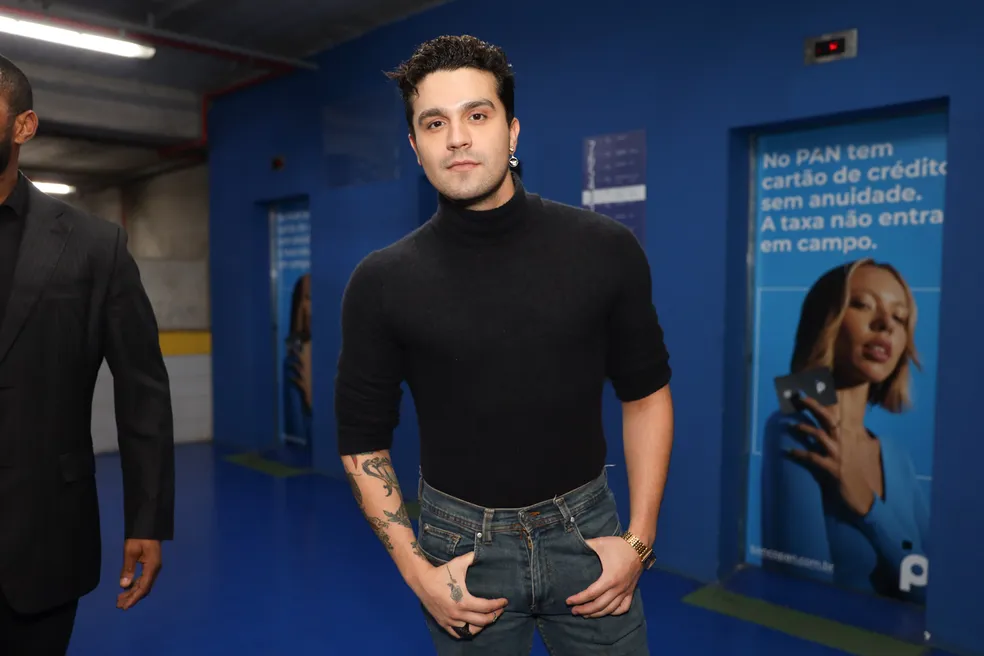 Famosos marcam presença no show do The Weekend em SP