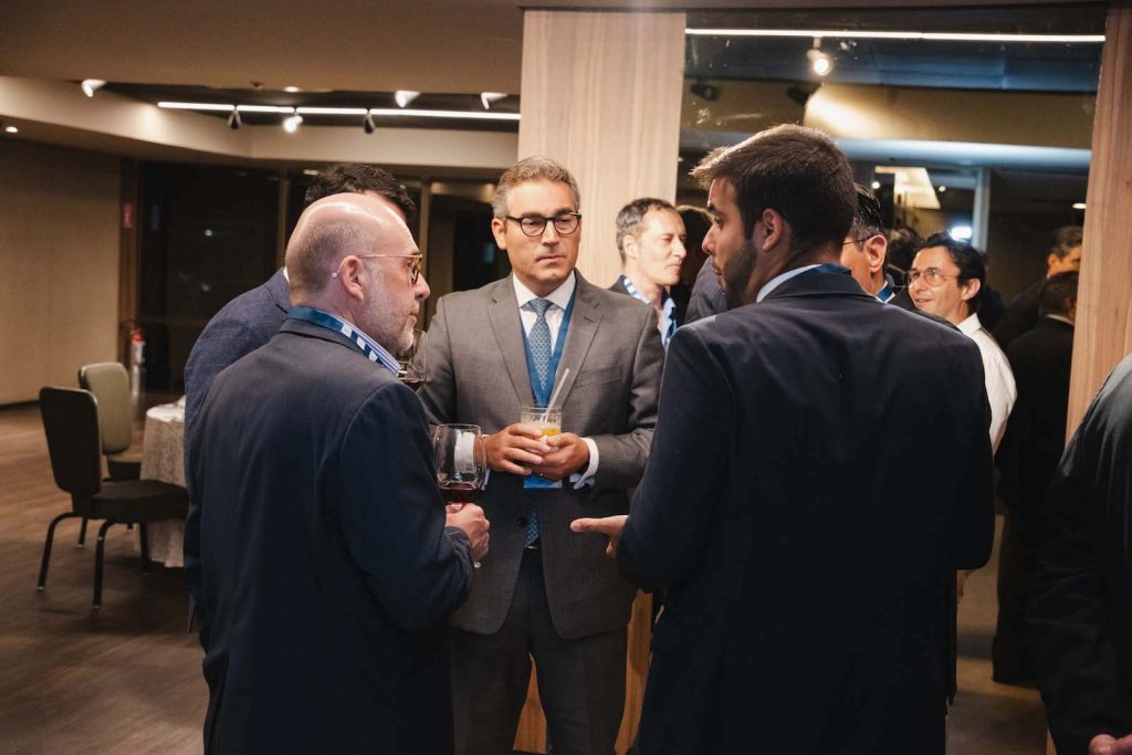 4 X, Andres Bazo, X 2