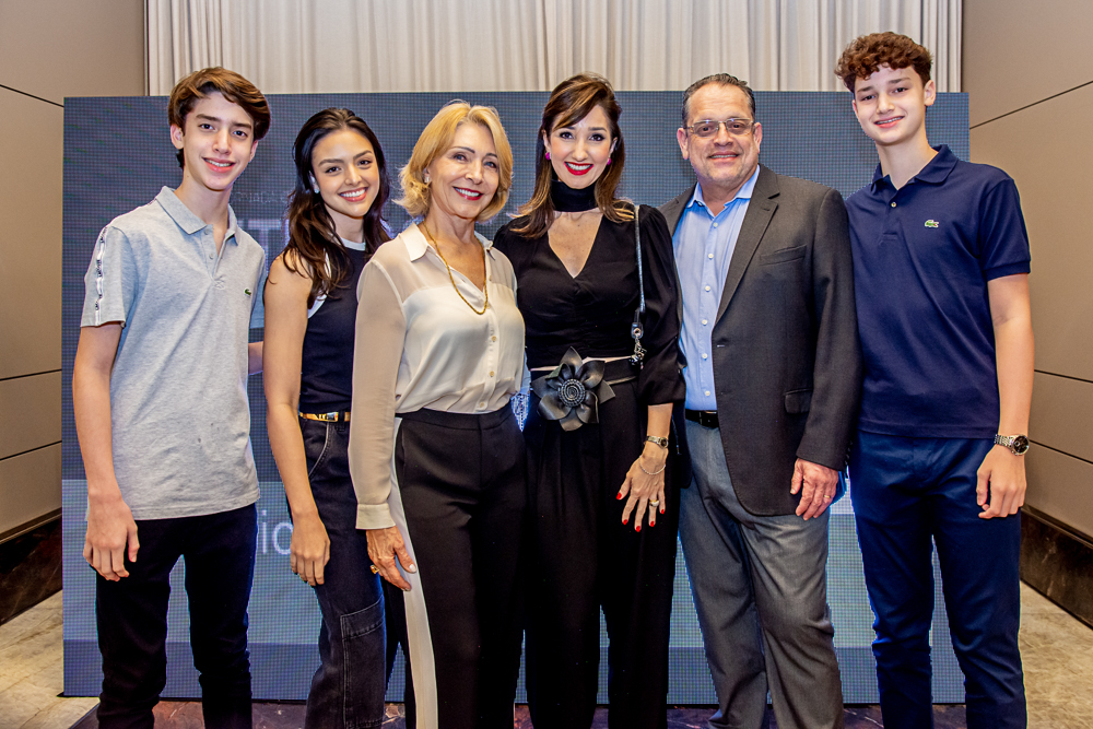 Álvaro Araripe, Elisa Gondim, Francisca Nogueira, Sarah Gondim, André Alencar E Bernardo Araripe
