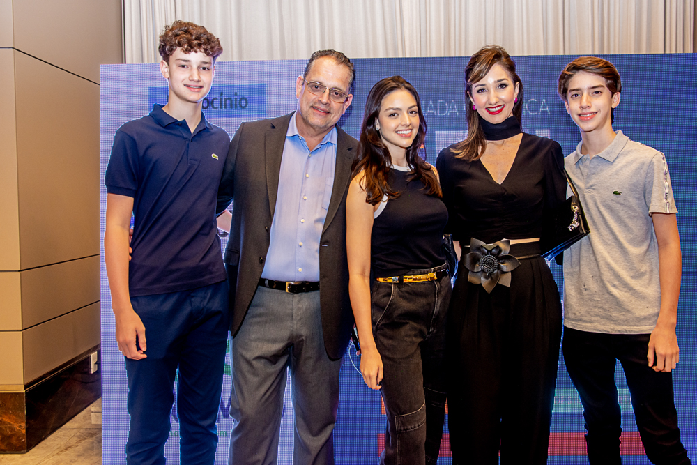 Bernardo Araripe, André Alencar, Elisa Gondim, Sarah Gondim E Álvaro Araripe (1)