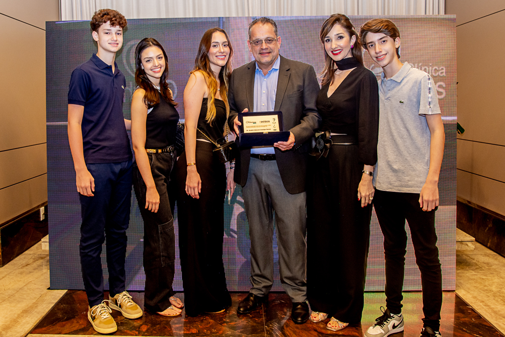 Bernardo Araripe, Elisa Gondim, Vitória Arraes, André Alencar, Sarah Gondim E Álvaro Araripe