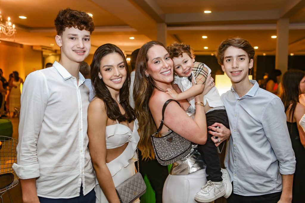 Bernardo, Elisa, Victoria, Pedro E Alvaro Araripe (1)