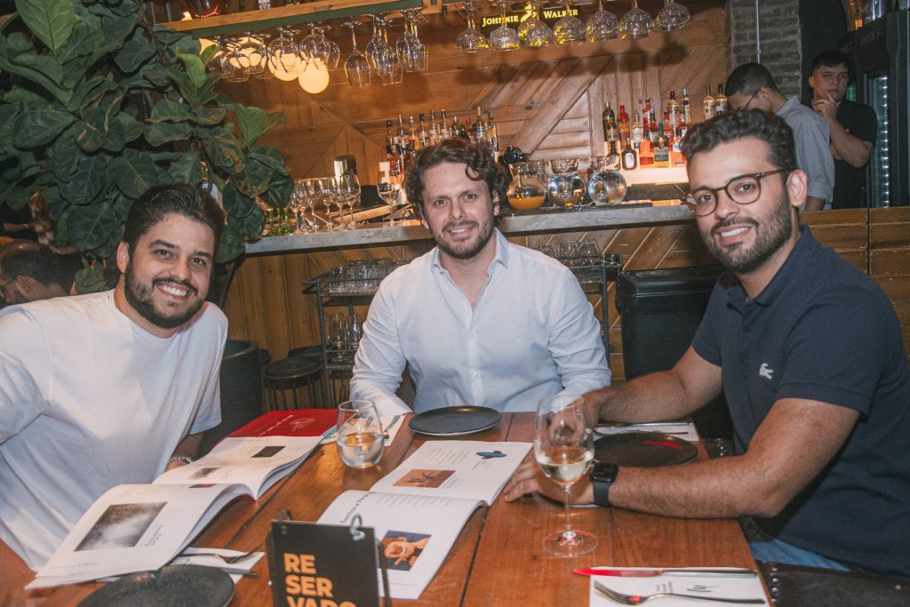 Cadeh Juacaba, Vitor Perlingeiro E George Gomes