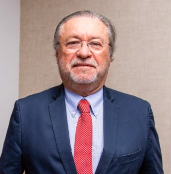 Cândido Albuquerque entra na disputa ao Senado defendendo maior protagonismo da Casa