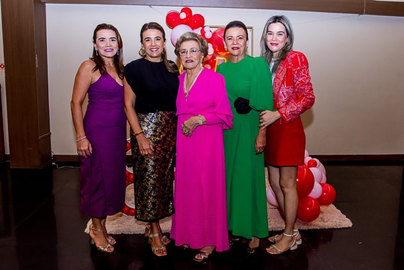 sessão parabéns - Mirinha Feitosa comemora aniversário de 85 anos em meio ao carinho de familiares