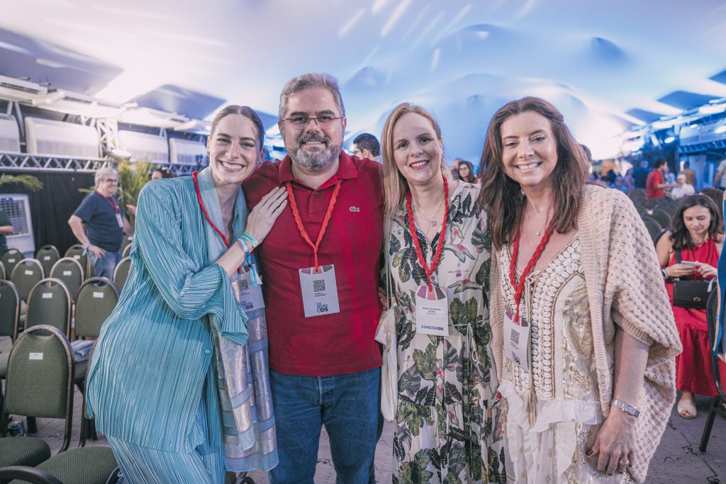 
				Dani Gondim, Edson Queiroz Neto, Patricia Queiroz e Emilia Buarque 
				
