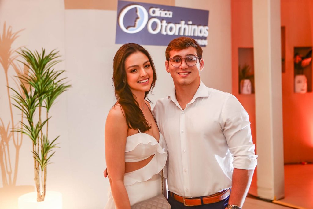 Elisa Gondin E Cauan Duarte