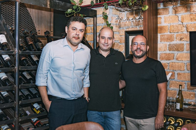 Gastronomia regional - Restauranteur Marcelo Fernandes e chef Marcelo Fukuya visitam a Brava Wine Iguatemi