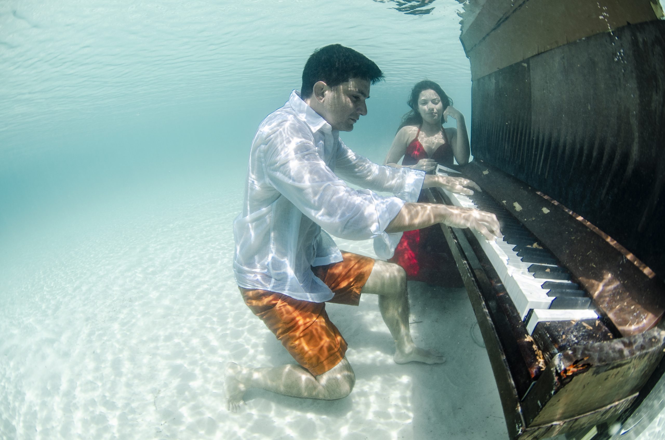 Pianista Paulo Rodrigo lança videoclipe inédito com colaboração do talentoso fotógrafo subaquático Ruver Bandeira
