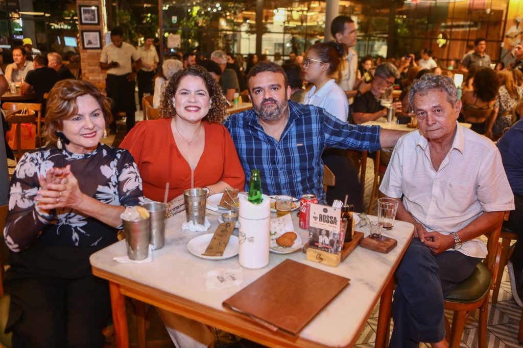 Leni Nobre, Carolina Barreto, Humberto Bayma E Fernando Mesquita (2)