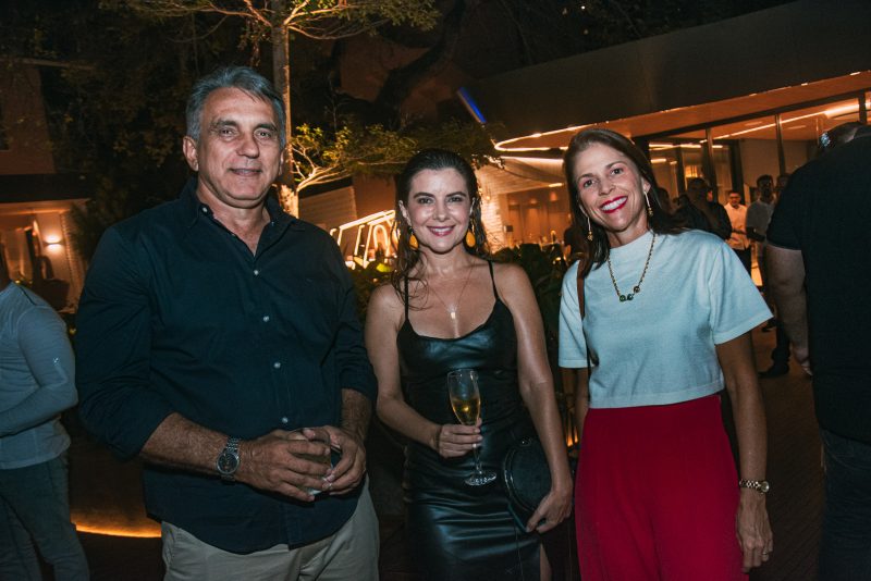 Confraternização - Obras de Narcélio Grud atraem todos os olhares em cocktail promovido pelo Grupo Aço Cearense na CasaCor Ceará