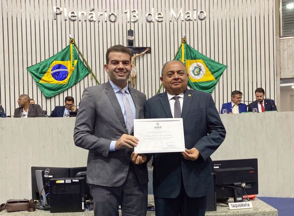 Matheus Teodoro homenageado na Alece por relevantes serviços ao Ceará, na Arce