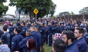 Metalúrgicos Da Embraer Paralisam Produção Em São José Dos Campos