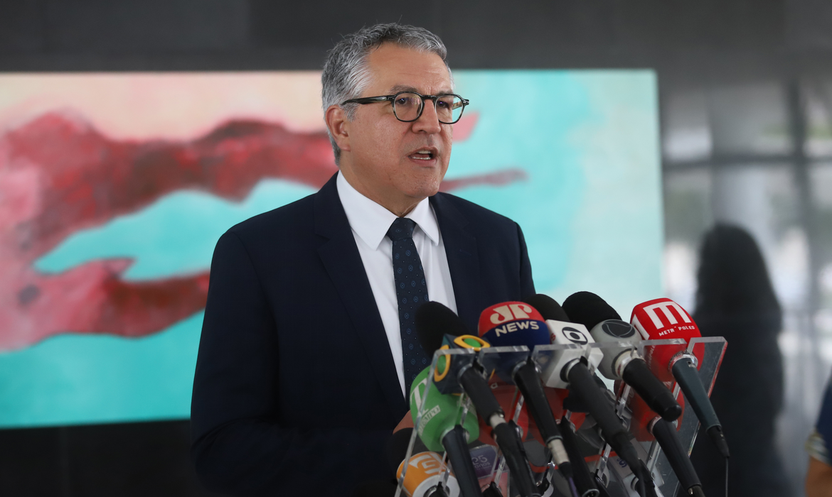 Governo quer contribuição previdenciária menor para municípios pobres Governo quer contribuição previdenciária menor para municípios pobres