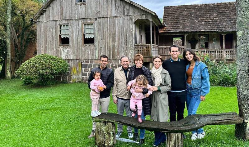 Família de Domingos Filho celebra troca de idade do ex-vice-governador do Ceará; confira as homenagens