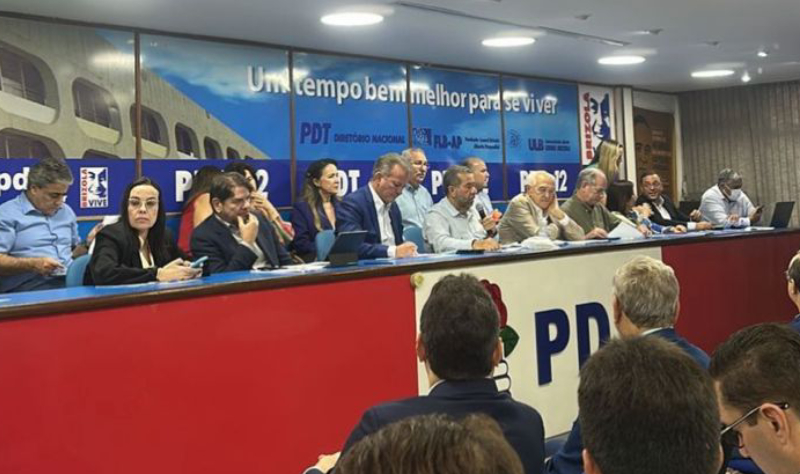 PDT Nacional intervém em diretório no Ceará e destitui Cid Gomes da presidência do partido