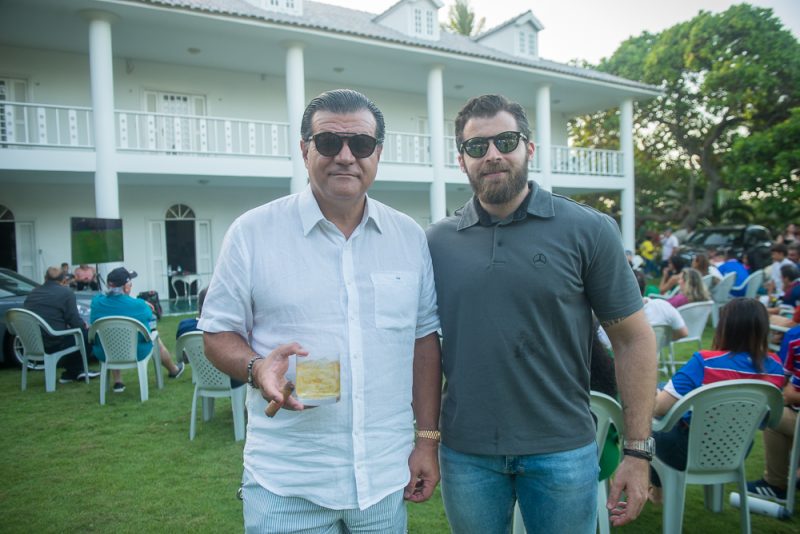 Uma viagem ao passado - IV Encontro de Carros Antigos recebe expositores e entusiastas no Eusébio