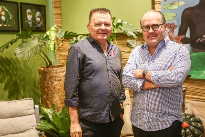 13ª edição - Omar de Albuquerque recebe convidados especiais em cocktail de lançamento da Mostra 100% Design 2023