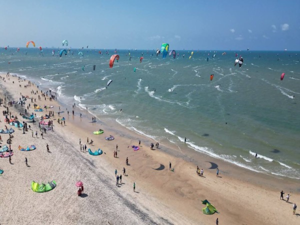 Praia do Cumbuco recebe certificação Bandeira Azul para a temporada 2023/2024