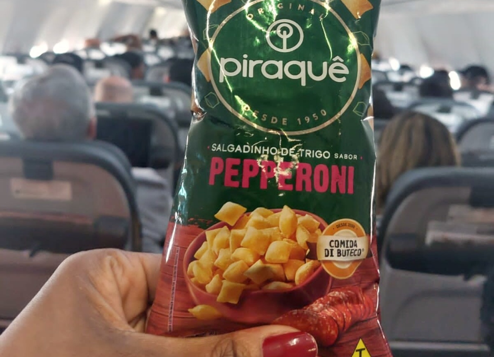 Piraquê e Gol promovem ação visando a experimentação de snacks durante voos