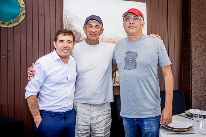 Point de badalação - Pôr do sol e atrações diferenciadas atraem uma turma das boas ao Iate Clube no fim de semana