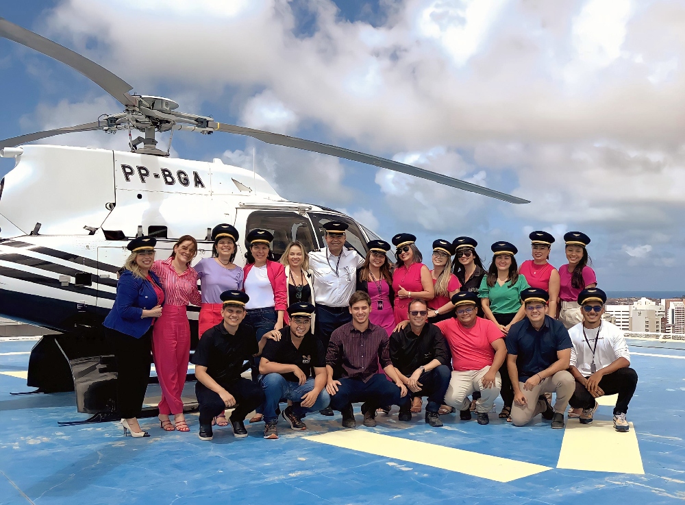 Beto Studart sorteia voos de helicóptero sobre Fortaleza entre colaboradores