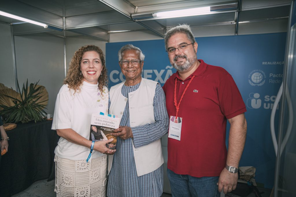 
				Ticiana Rolim Queiroz, Prof Muhammad Yunus e Edson Queiroz Neto 
				