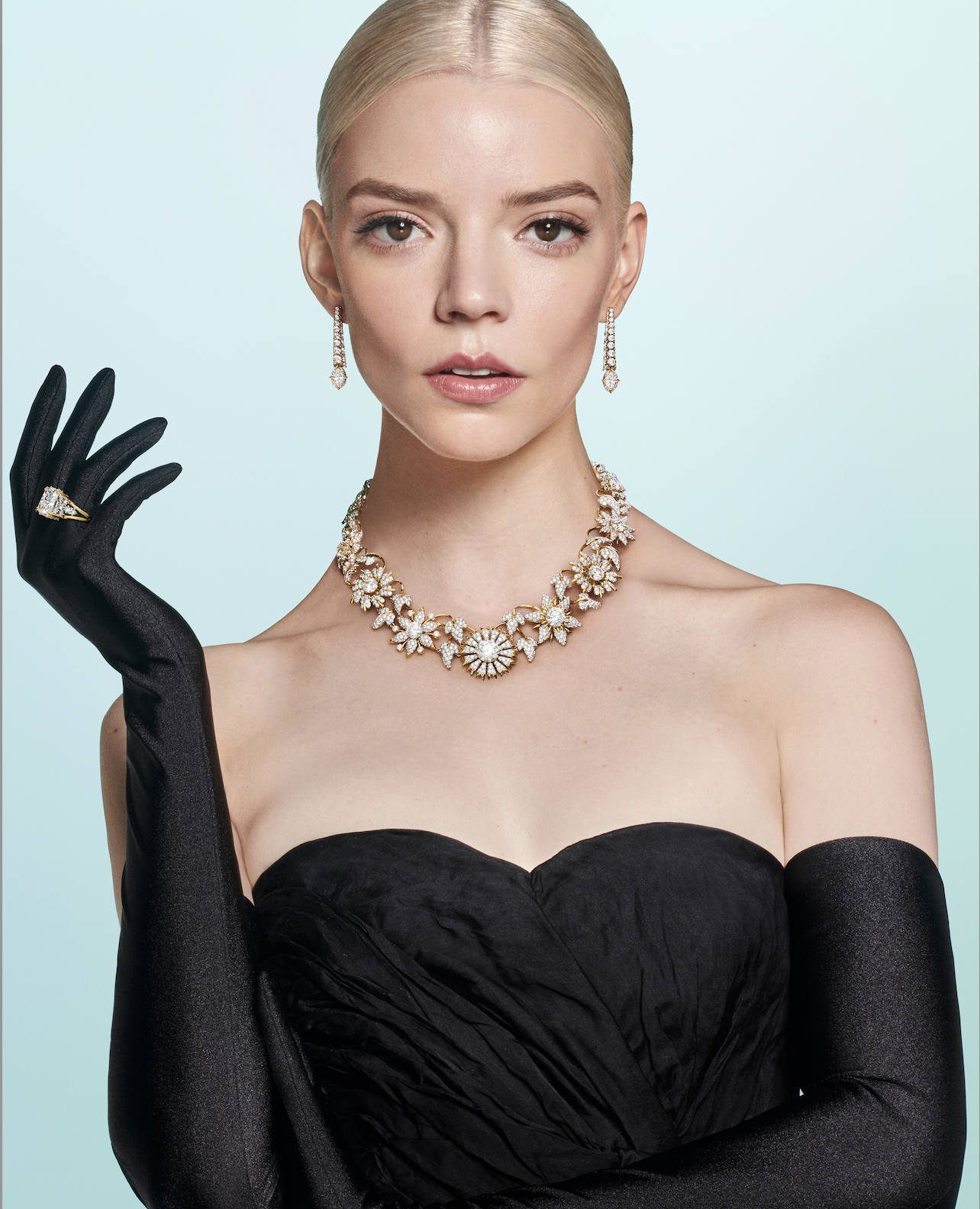 Tiffany Co. divulga nova campanha de alta joalheria com criações da Schlumberger