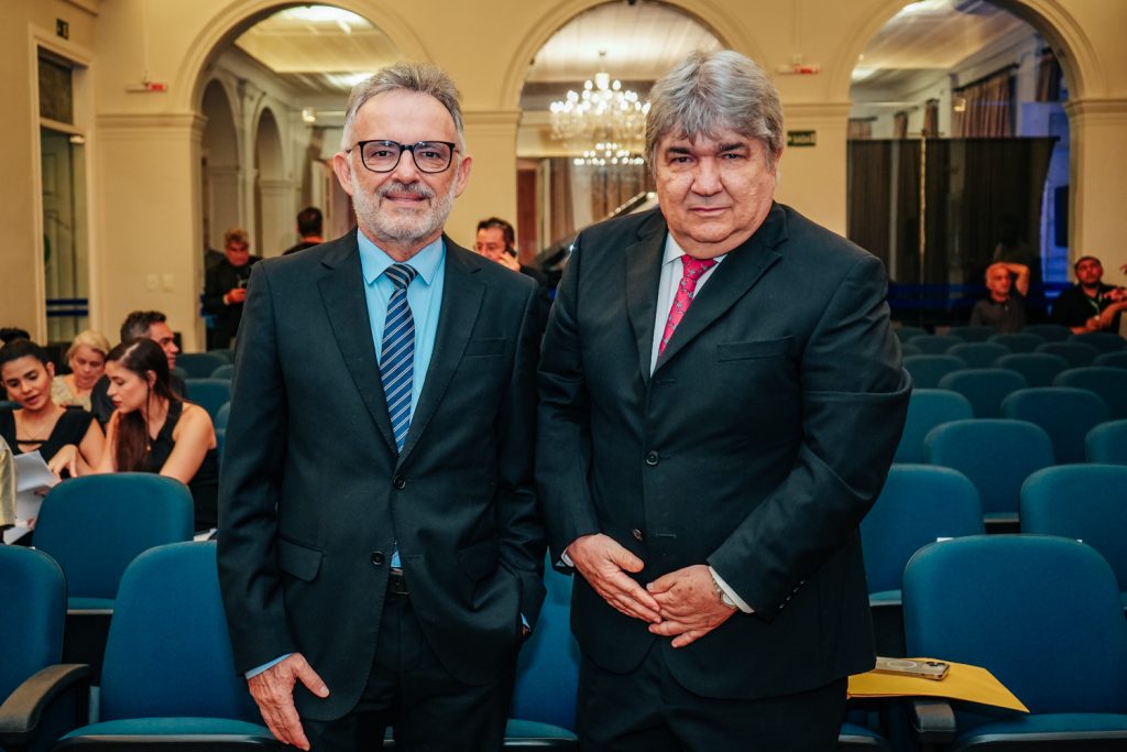 Vinicios E Carlos Benevides