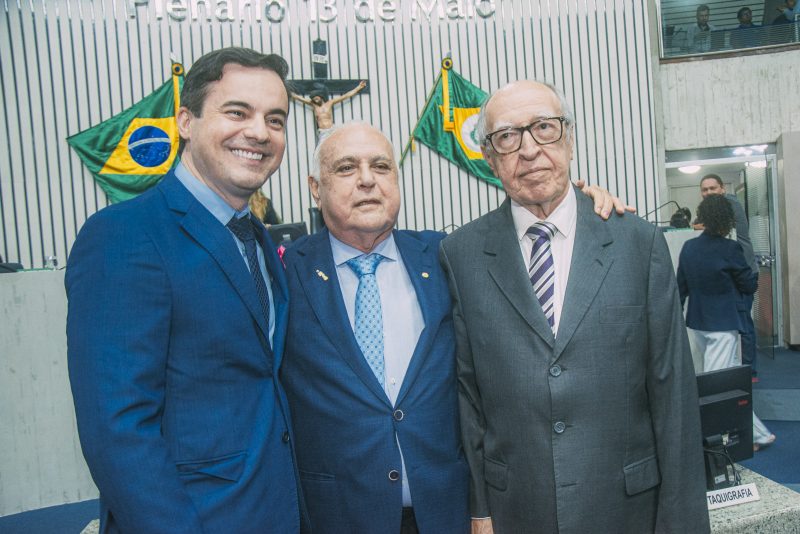 Sessão Solene - Prefeito Roberto Pessoa e Emape são homenageados na Alece